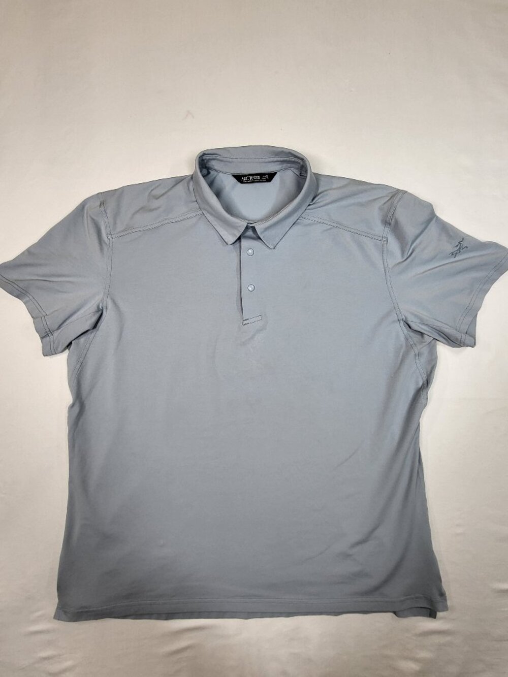 Arc'teryx Men Captive Polo Shirt Size XL Gray Short Sleeve Snap Front Logo